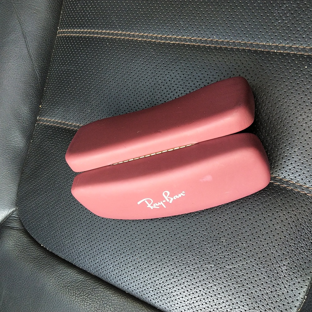 Ray Ban hard shell sunglasses case - Picture 3 of 3